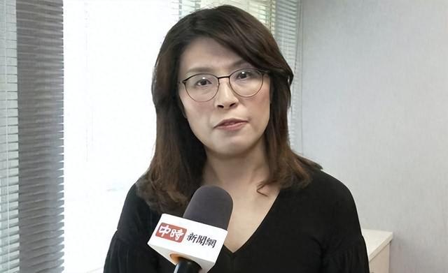 启程赴京前,国民党最终目标曝光?郑丽文向大陆交底,绝口不提两字