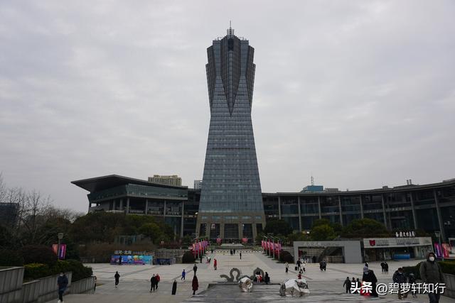 西湖文化广场离西湖有多远，千万别以为它就在西湖边上