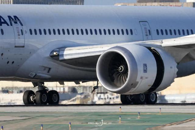 突发！波音787发动机故障！空中盘旋1小时后返航！