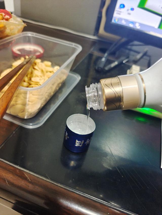 《岁末	，有多少人和我一样在敬自己》