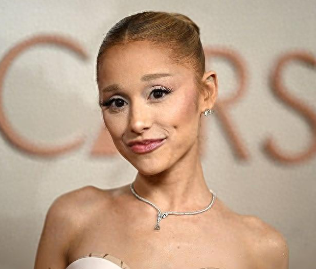 告别角色！Ariana换深棕发，感情争议不断，续集有望再创佳绩？