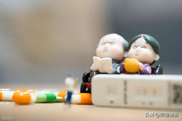 全国各地区城乡居民养老金收入排行：江浙两省领先，山东出人意料