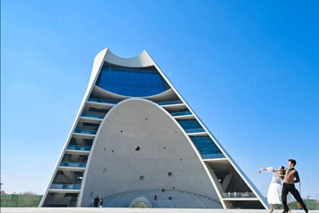 烟台：仙境海岸拥“绿”而居