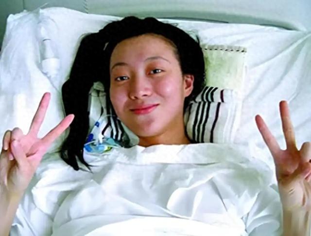 她成功挤走央视导演原配，上位1个月就终身瘫痪，外界议论是报应