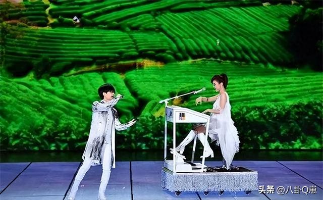 星光大道多位歌手现状：欠债百万住桥洞、锒铛入狱，大多无人问津