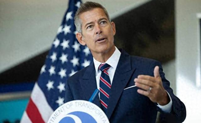 美国车市变天！纯电不香了，丰田混动卖疯，特斯拉充电桩成摆设