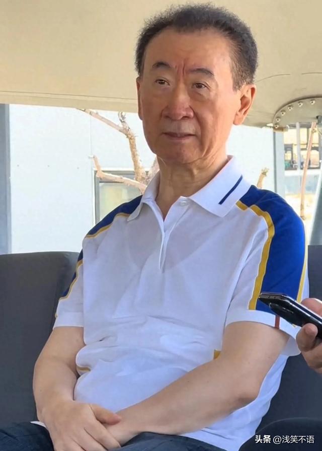 王健林新疆现身，瘦得不成样子，年过七十依旧拼命工作！
