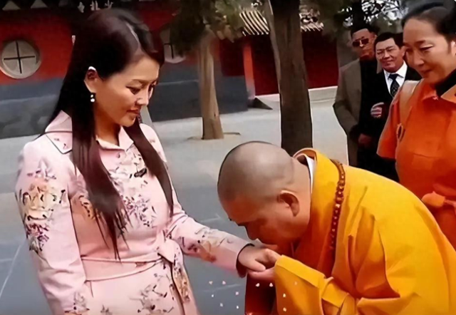 李湘不忍了！公开和释永信的真实关系，连发12个感叹号，真相大白