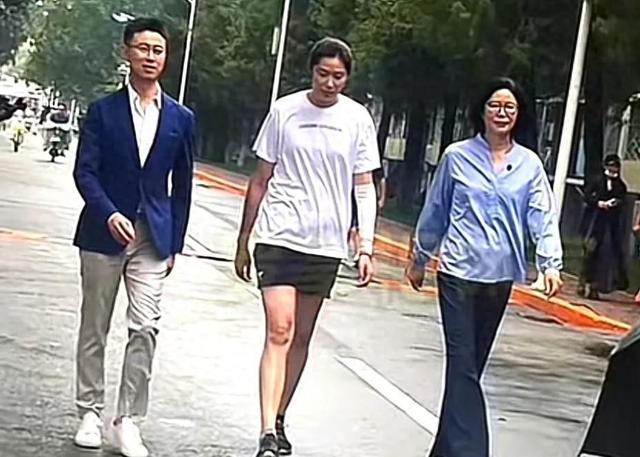 朱婷罕见现身，女排赞助商更换，世锦赛直播平台公布，央视会直播