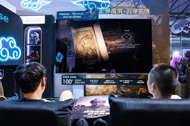 100英寸海信电视E8Q Pro亮相2025ChinaJoy 《黑神话：悟空》 呈现效果佳