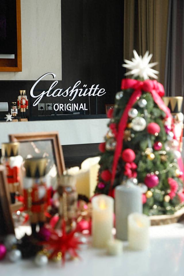 �ݳ�Ʒý��|60������ŷ��У������յ�2023��Ʒ����|�ݻ��ݳ�ý��