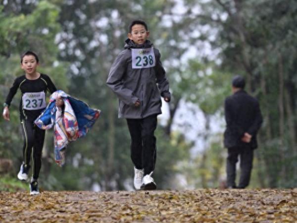 南岸：广福歌会山徒步登山赛 解锁农文体旅融合新体验