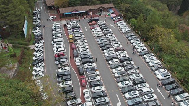 “双节”首日集安文旅市场火爆 主要景区客流创新高