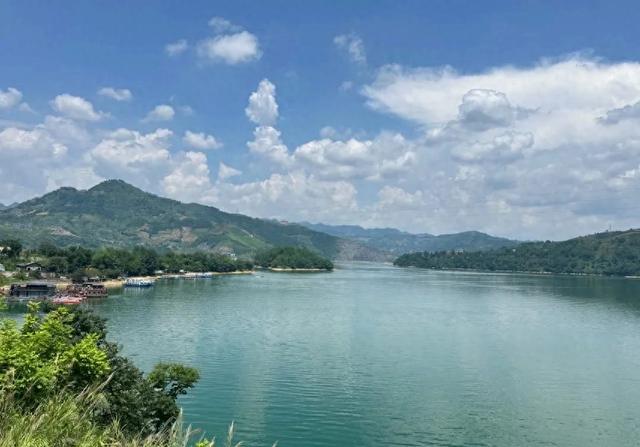 贞丰：暑期旅游热力足 业态升级引客来