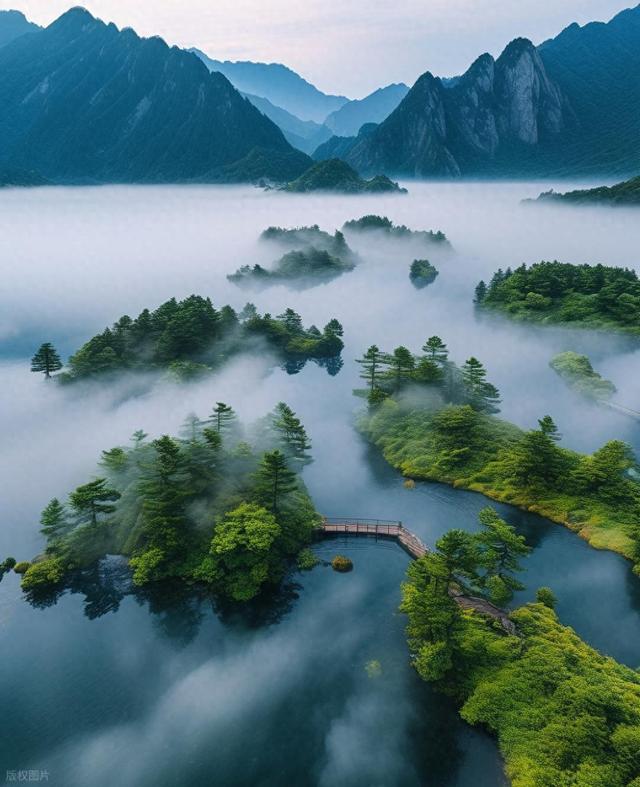 湖北有一个藏在深山密林中的避暑胜地，人少景美，被誉为华中凉都