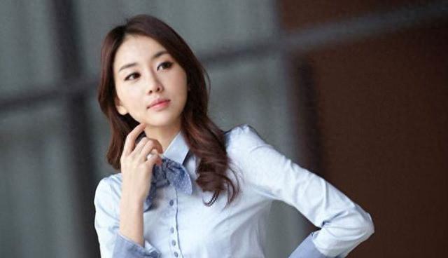 女儿满月酒微信通知怎么写（同事儿子满月我送八百）