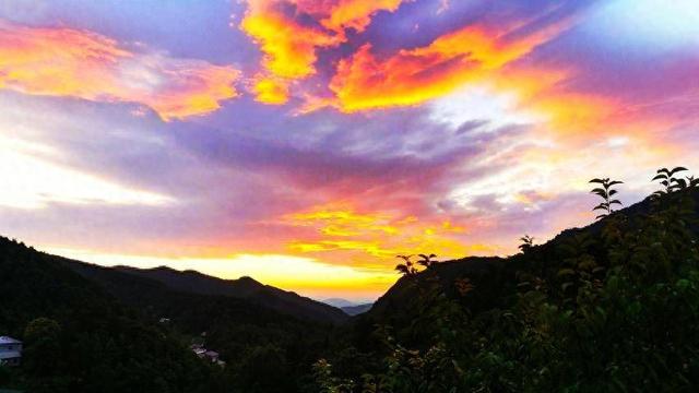鹤峰：夕阳遗落的情书