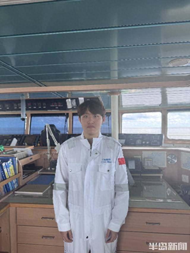 假期我在岗｜国庆期间，他在西太平洋学开科考船