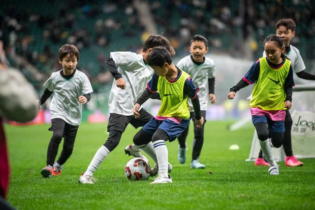 “班超”首次联动中超，中小学生“进”职业赛场将成常态