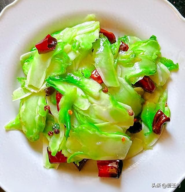 冬天	，这菜使劲吃！一润肠、二提神醒脑	、三强免疫，不懂吃可惜了