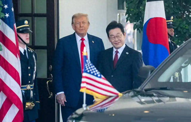 李在明不装了？承诺不再对华保持特殊关系，中方四字回应意味深长