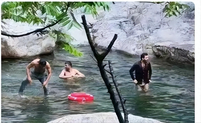 印度游客疯狂涌入中国，庐山直接搓澡？景区回应来了