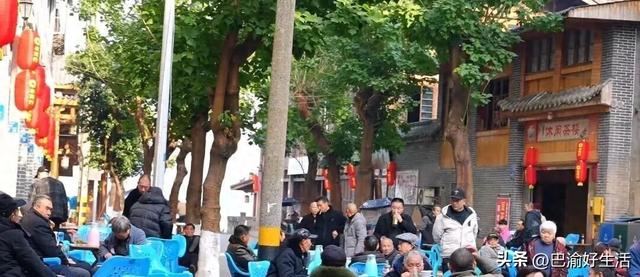 重庆藏着一座被称为“小香港”的良心古镇，人口超过城口县