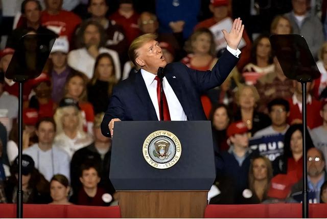 215票赞成215票反对！美最新投票结果出来了，特朗普下达3条命令