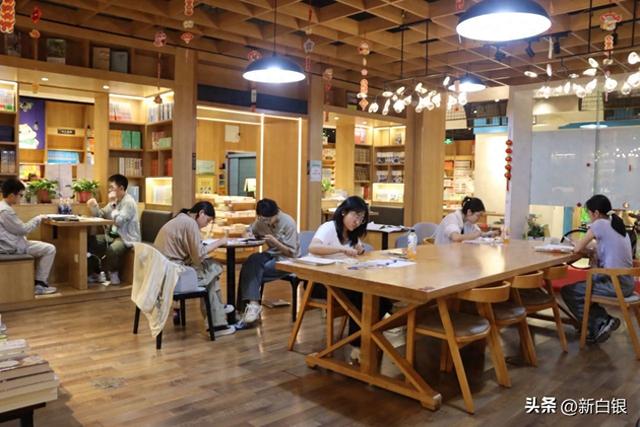 白银区多举措丰富群众文化生活