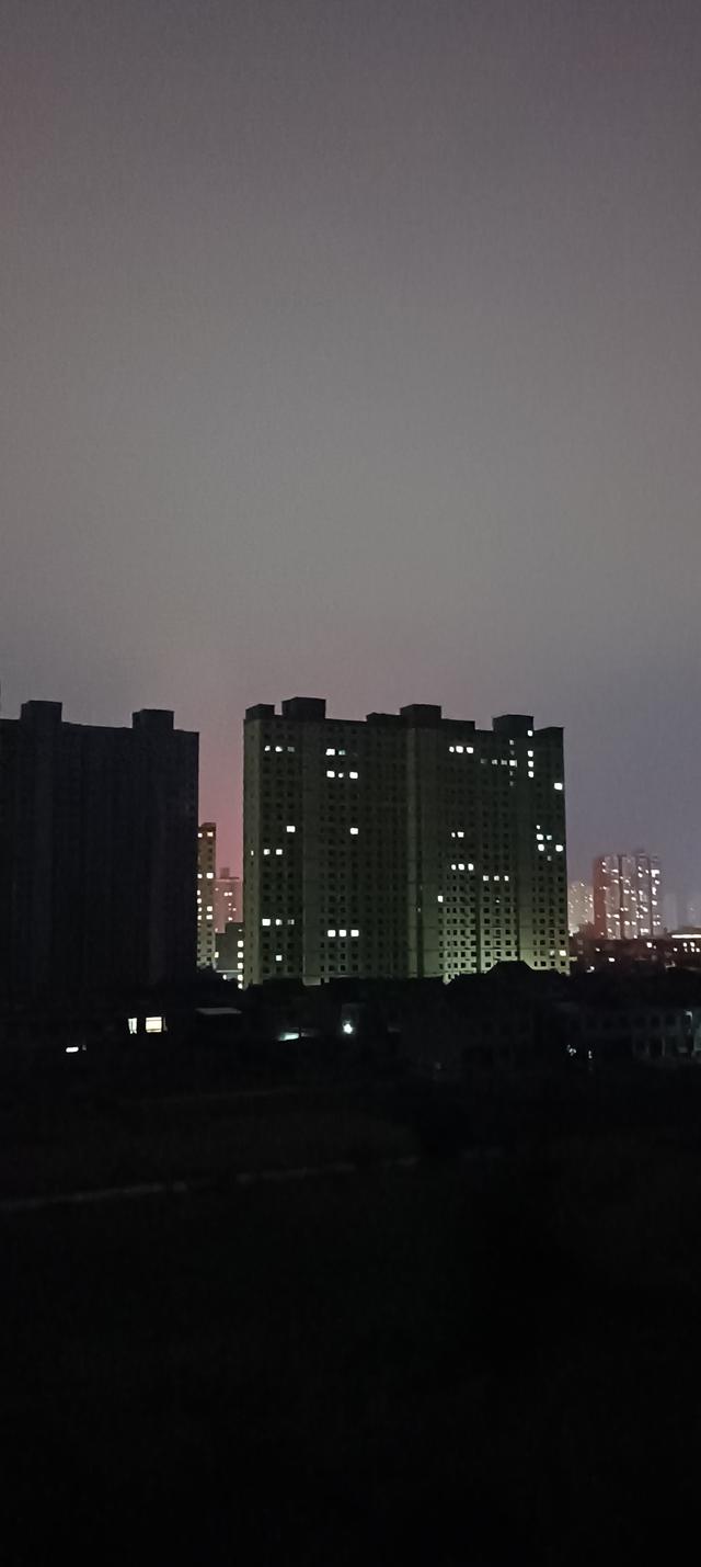 后悔现在才知道上大学后不管多难，父母都不要问孩子要这3样东西