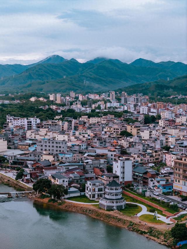 处处皆美景 小镇焕新颜