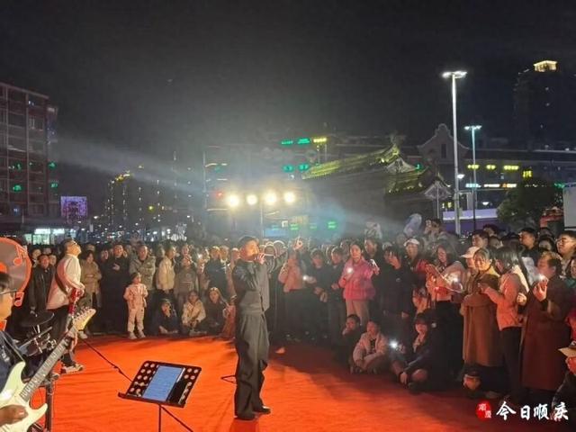 春暖嘉陵江 乐动果城年味浓