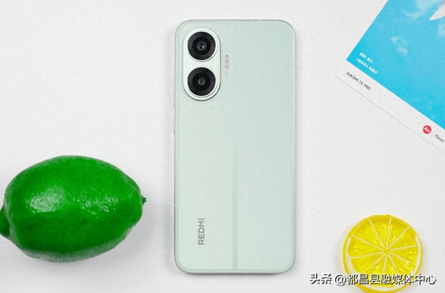 红米亮出“底牌”，骁龙8sGen4手机才卖1390元，7550mAh+金属中框