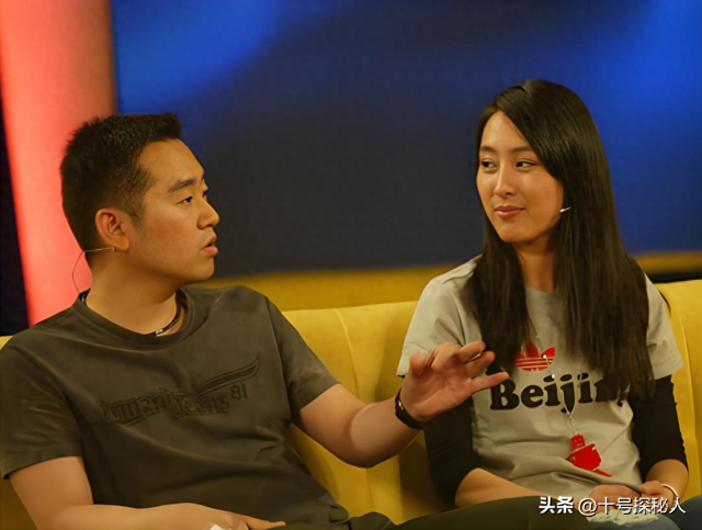 被黑人驮在肩上，和孔令辉同居11年的马苏，现如今孑然一身
