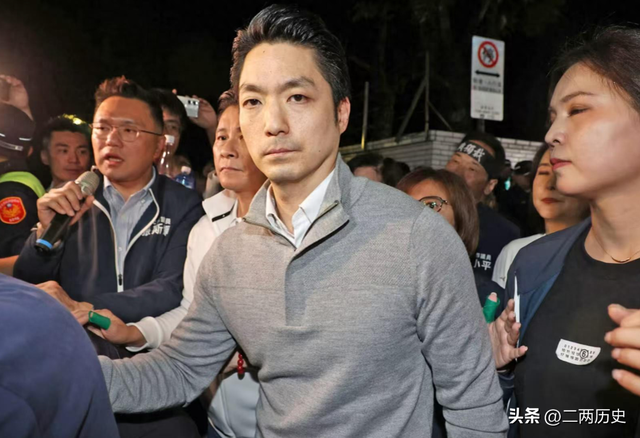 蒋万安访陆前夕，赖清德要抓8人，如果敢抓郑丽文	，我军或将出手