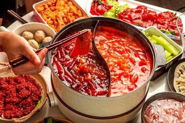 适合和朋友聚餐发的句子（周五聚餐文案）