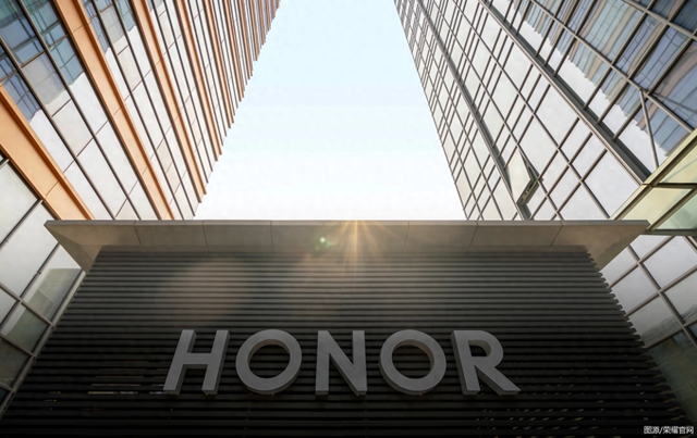 荣耀归位，李健暂时松了一口气