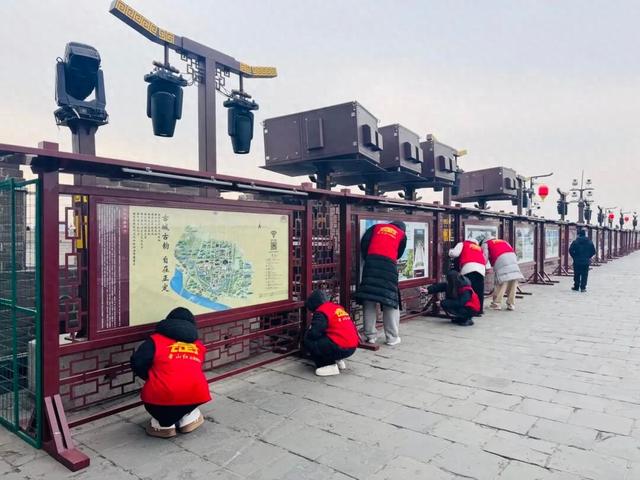 【全力创“5A” 攻坚进行时】返乡大学生化身“志愿红” 助力正定古城创建国家5A级旅游景区