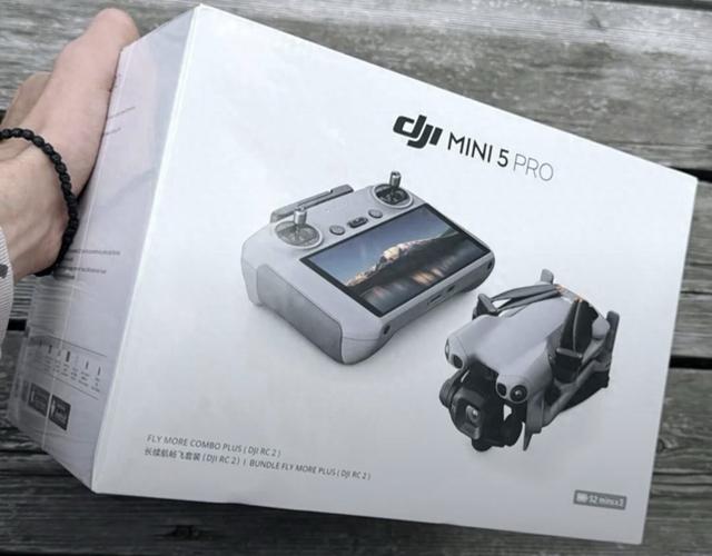 大疆Mini 5 Pro无人机“长续航畅飞套装RC2版”包装曝光