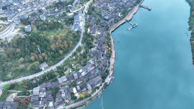 重庆酉阳：绿水青山古镇美