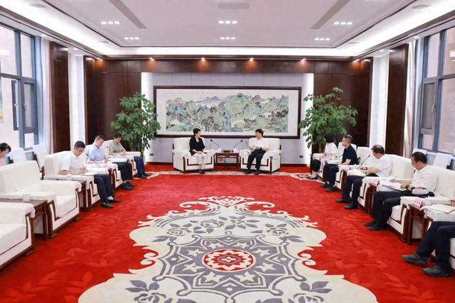 当城市随音符起舞，跟随音乐会走进曲靖“五张名片”