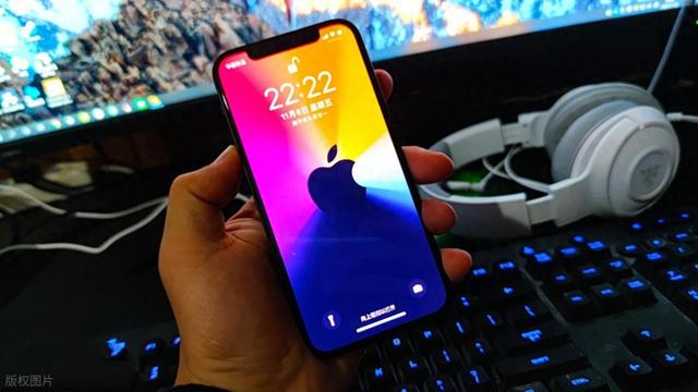 2025苹果iPhone16 vs 华为Mate70终极PK：5大核心参数对比