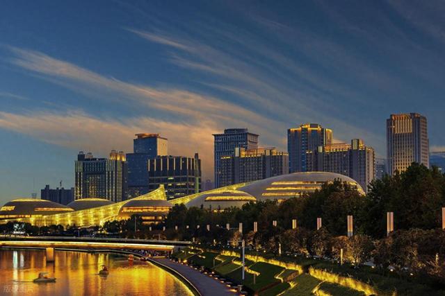 我是太原人，从郑州和石家庄旅行回来，不得不说两座城市差别太大