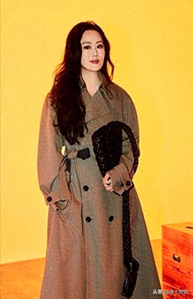 45岁仍拍三级片追求刺激？从亿万富豪再到烂片女王，她在追求什么