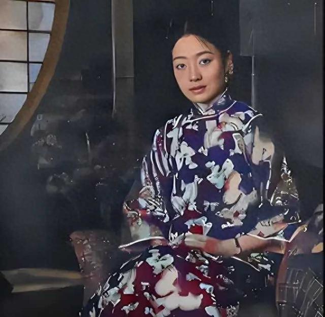 这就是溥仪皇后婉容的真实样貌，非演员扮演	，货真价实的罕见照片