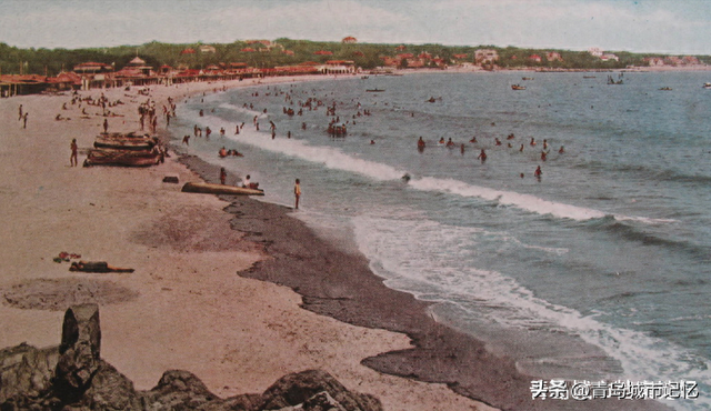1934年，青岛第二、第三、第四海水浴场同时开始建设