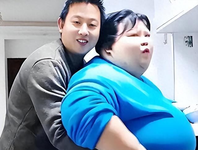 7年前，那个被丈夫喂到330斤，睡塌两张床的校花，如今怎么样了？