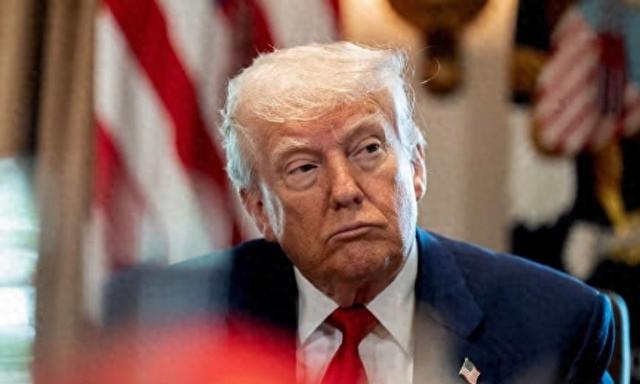 9名大法官罕见意见一致，对华关税或再下降10%，特朗普败局已定