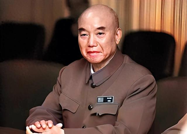 从流氓头子之子到红军干部，他竟搞出这么多事