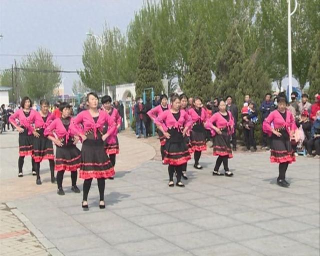 悠然家乡，蓝天白云，青山绿水，自然之美无处不在。请到大美盘山来（第570篇）
